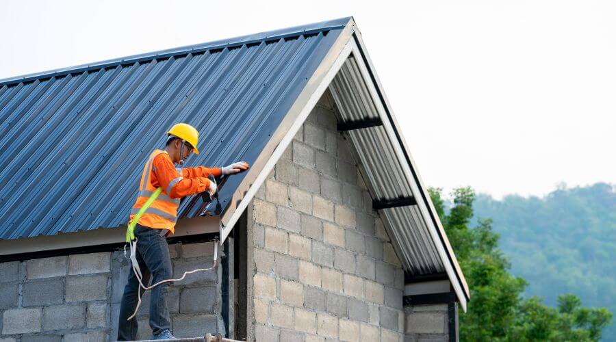 Expert Emergency Roof Repairs services in Petersburg, KY